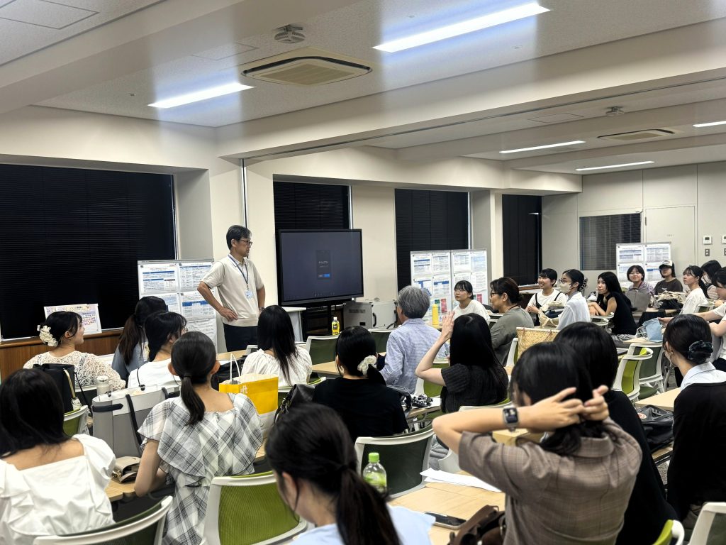 学生が集合しています